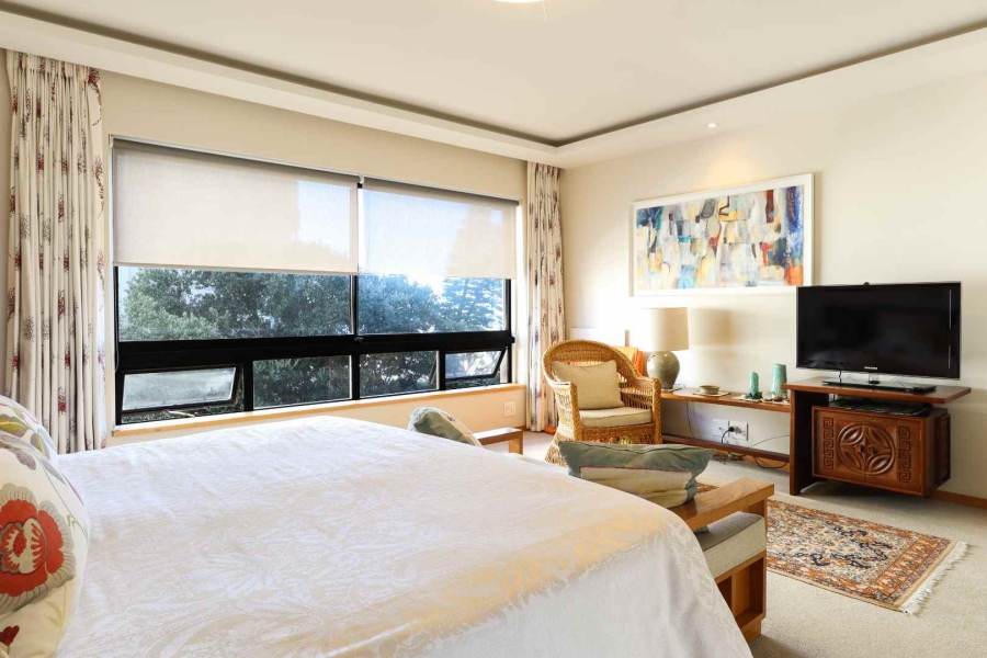 4 Bedroom Property for Sale in Sea Point Western Cape